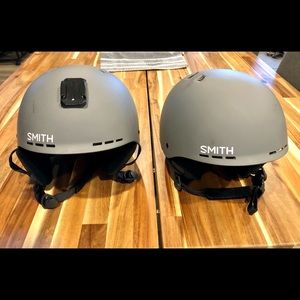 SMITH SZ S Men’s Ski / Snowboarding Helmet. (2 available $20 each or 2 for $35)